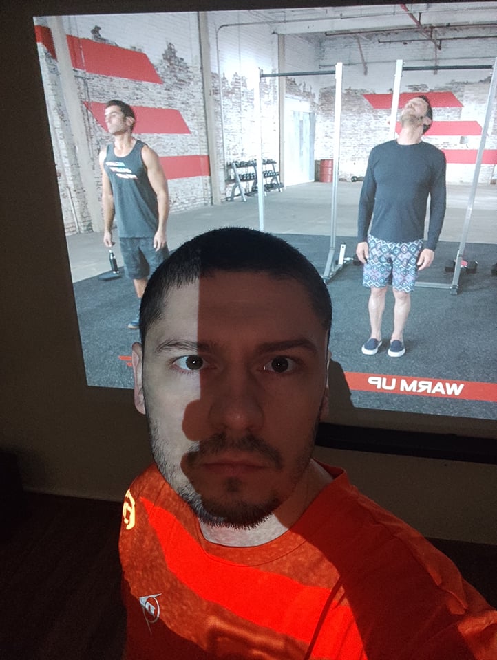 Tony Horton's Next Level projektor képernyőn